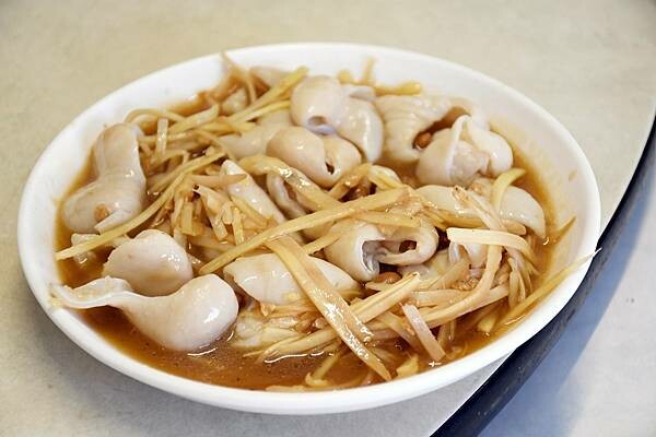 隱藏在三合院中的三義必吃美食【穎川美食館客家美食】白斬土雞真的必點~搭配桔醬超涮嘴~