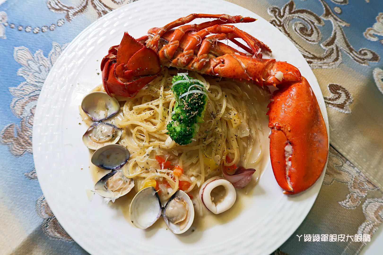 新竹美食餐廳推薦，大遠百附近《Only創意料理》龍蝦義大利麵超霸氣｜噴發少女心的草莓日式可麗餅