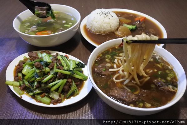 老夫子牛肉麵-大里成功店