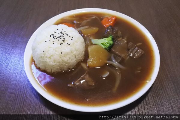老夫子牛肉麵-大里成功店