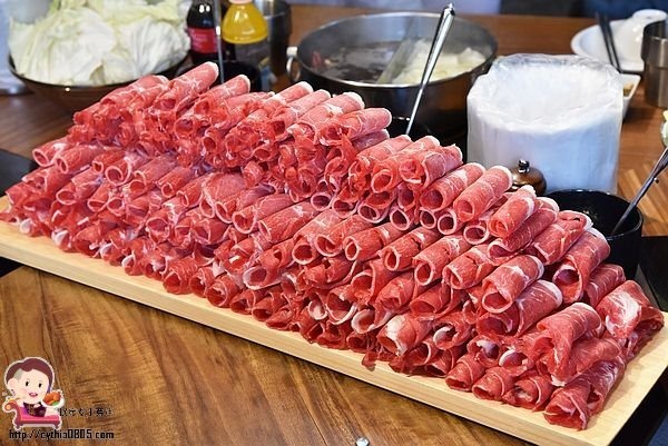 桃園中壢美食-福叄鍋物-超浮誇的240盎司大肉山,一年一次就夠了,下次要挑戰多少肉啊 @民宿女王芽月-美食.旅遊.全台趴趴走