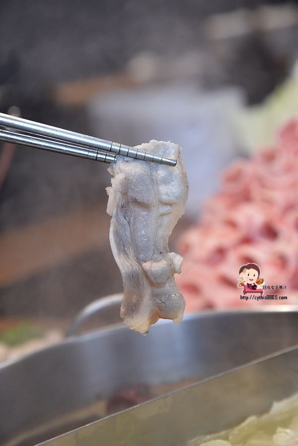 桃園中壢美食-福叄鍋物-超浮誇的240盎司大肉山,一年一次就夠了,下次要挑戰多少肉啊 @民宿女王芽月-美食.旅遊.全台趴趴走