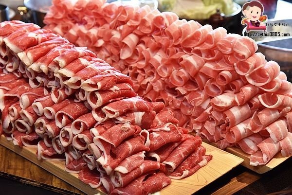 桃園中壢美食-福叄鍋物-超浮誇的240盎司大肉山,一年一次就夠了,下次要挑戰多少肉啊 @民宿女王芽月-美食.旅遊.全台趴趴走