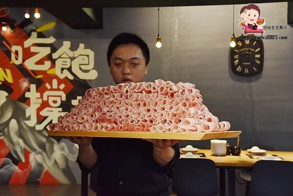 桃園中壢美食-福叄鍋物-超浮誇的240盎司大肉山,一年一次就夠了,下次要挑戰多少肉啊 @民宿女王芽月-美食.旅遊.全台趴趴走