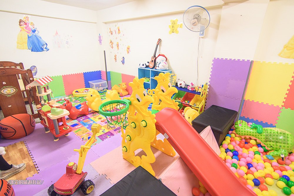 台中北區美食》童樂會親子餐廳 平價大份量義大利麵/燉飯 小空間大樂趣 兒童趣味玩樂的祕密基地 - 滿分的旅遊札記
