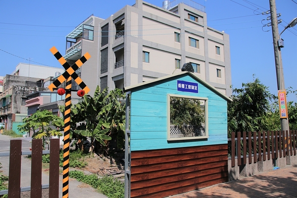 靜修國小：【彰化員林景點】靜修國民小學~靜修鐵道文化園區，3D立體火車彩繪