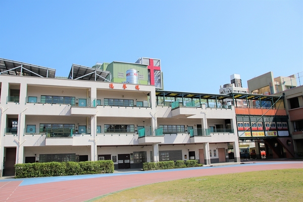 靜修國小：【彰化員林景點】靜修國民小學~靜修鐵道文化園區，3D立體火車彩繪