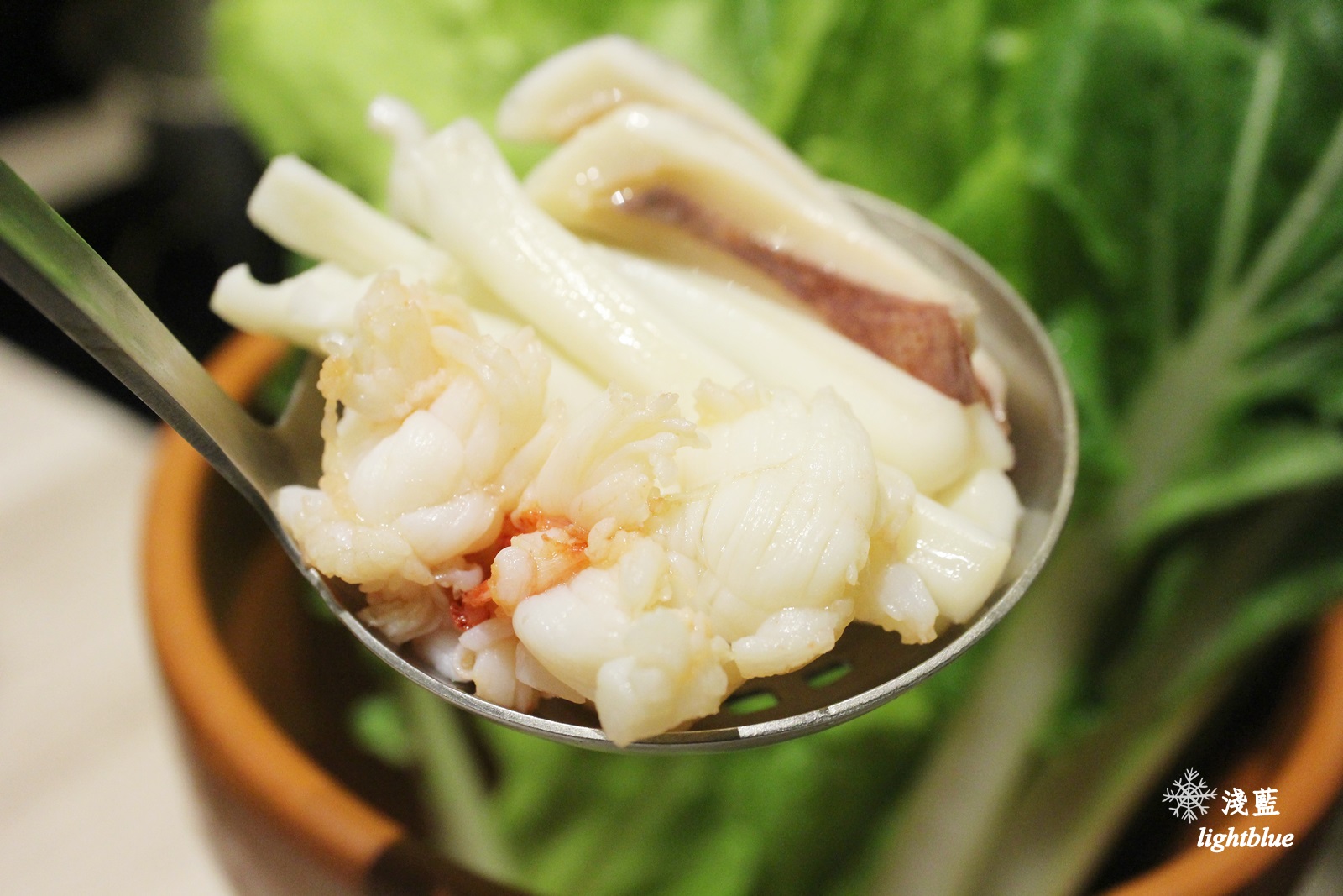 [ 南京復興站．八德路美食 ] 淺藍 × 農場餐桌鍋物料理～近東區微風百貨，費時費工的雞精湯火鍋