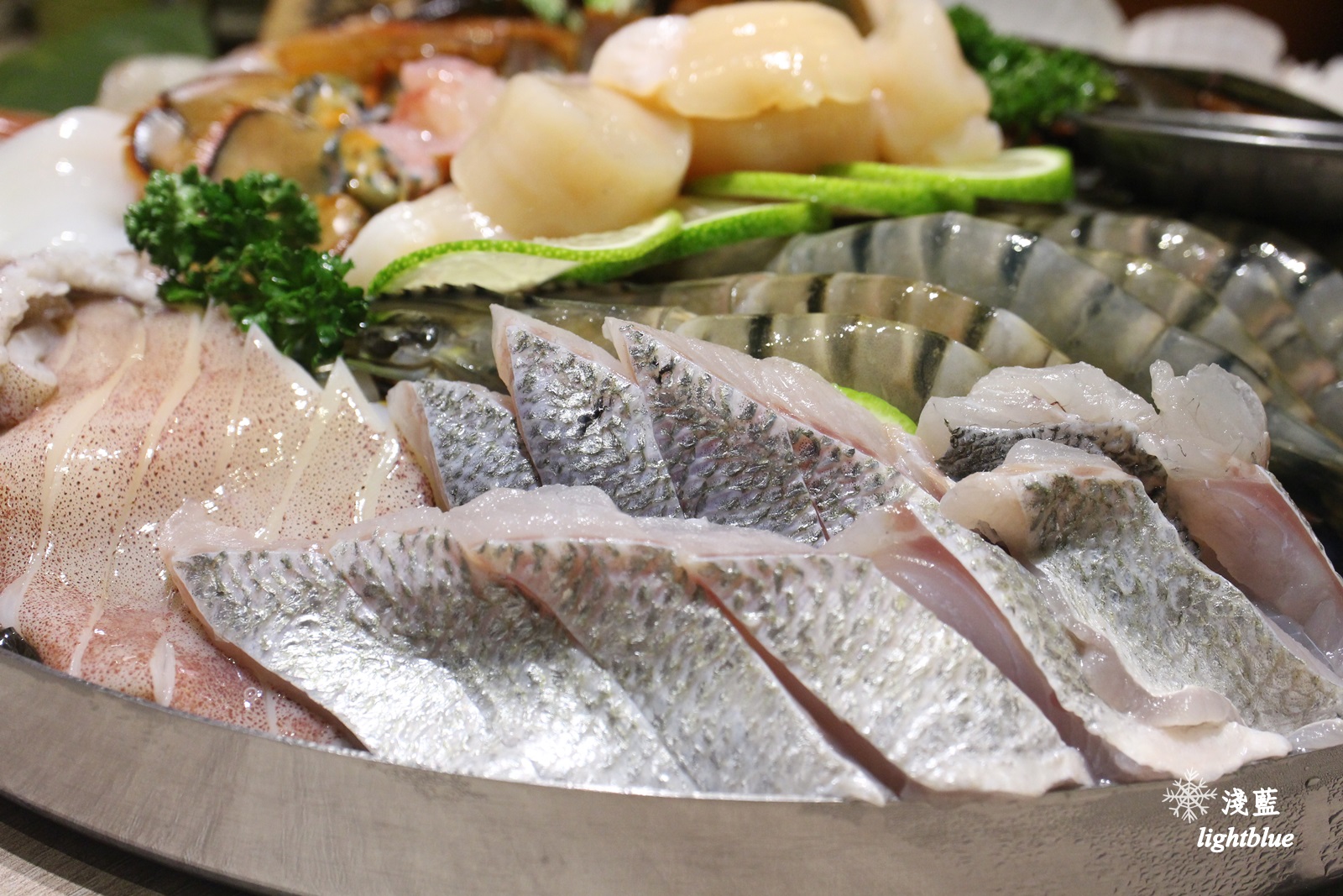 [ 南京復興站．八德路美食 ] 淺藍 × 農場餐桌鍋物料理～近東區微風百貨，費時費工的雞精湯火鍋