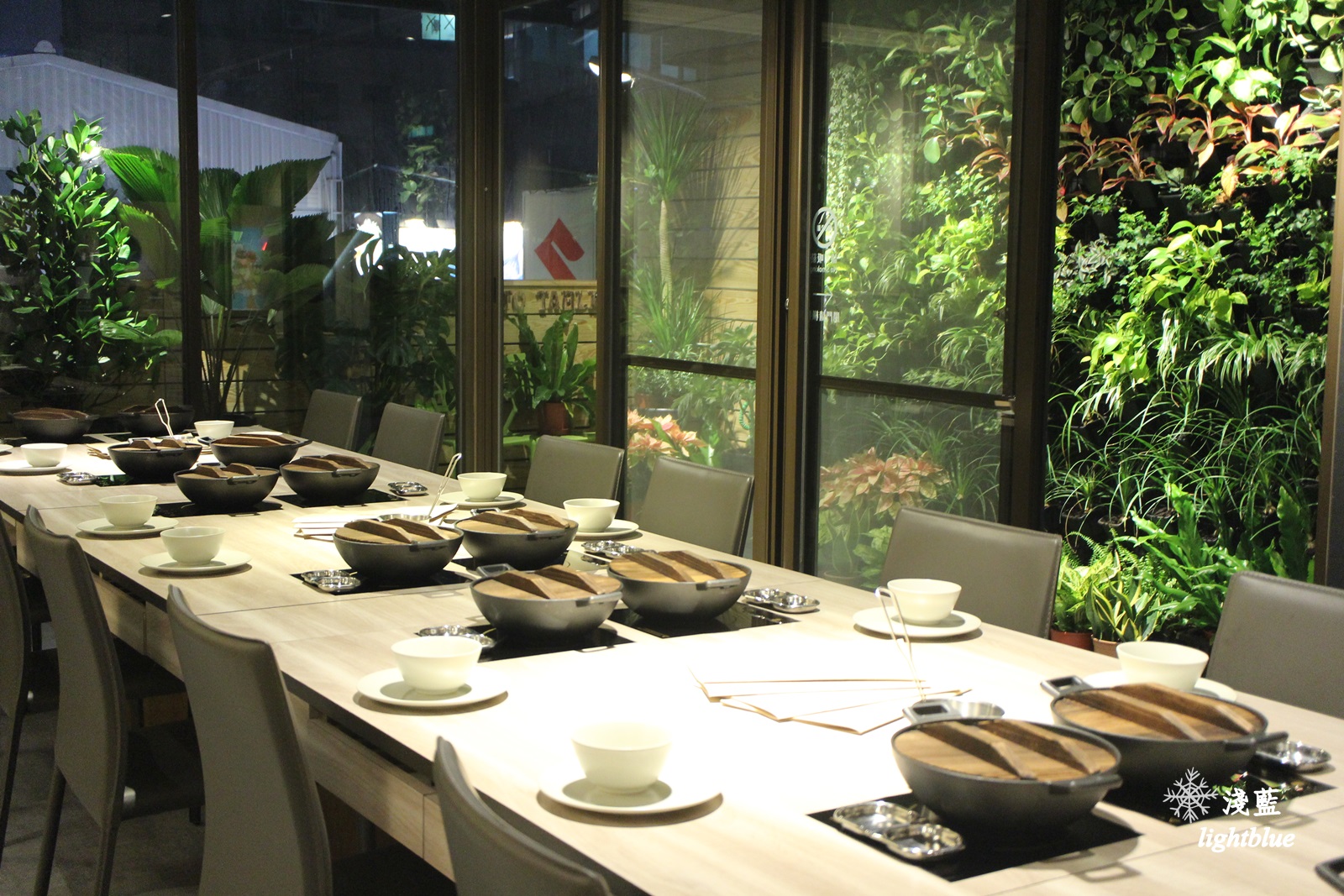 [ 南京復興站．八德路美食 ] 淺藍 × 農場餐桌鍋物料理～近東區微風百貨，費時費工的雞精湯火鍋