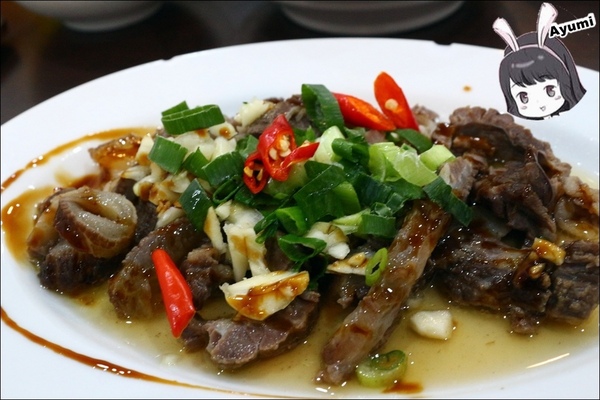 牛不牛肉湯：[食記]►台南安平區◄久違了台南新鮮美味的牛肉湯、牛肉爐專賣店－牛不牛肉湯