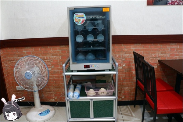 牛不牛肉湯：[食記]►台南安平區◄久違了台南新鮮美味的牛肉湯、牛肉爐專賣店－牛不牛肉湯