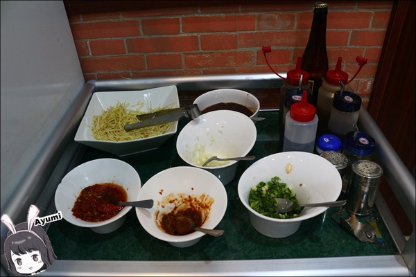 牛不牛肉湯：[食記]►台南安平區◄久違了台南新鮮美味的牛肉湯、牛肉爐專賣店－牛不牛肉湯