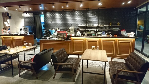 Good Partner 好夥伴咖啡(巨蛋店)：高雄巨蛋店~Good Partner 好夥伴~超浮誇7pupu火山冰與萌噠噠柴柴立體棉花糖~網美必拍雲朵造景~從頭到尾驚喜不斷~