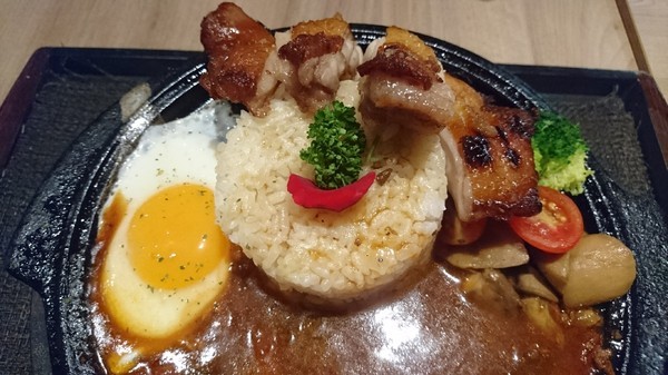 Good Partner 好夥伴咖啡(巨蛋店)：高雄巨蛋店~Good Partner 好夥伴~超浮誇7pupu火山冰與萌噠噠柴柴立體棉花糖~網美必拍雲朵造景~從頭到尾驚喜不斷~