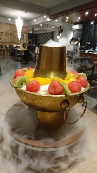 Good Partner 好夥伴咖啡(巨蛋店)：高雄巨蛋店~Good Partner 好夥伴~超浮誇7pupu火山冰與萌噠噠柴柴立體棉花糖~網美必拍雲朵造景~從頭到尾驚喜不斷~