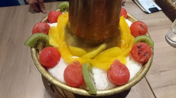 Good Partner 好夥伴咖啡(巨蛋店)：高雄巨蛋店~Good Partner 好夥伴~超浮誇7pupu火山冰與萌噠噠柴柴立體棉花糖~網美必拍雲朵造景~從頭到尾驚喜不斷~