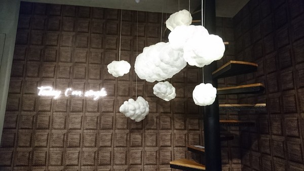 Good Partner 好夥伴咖啡(巨蛋店)：高雄巨蛋店~Good Partner 好夥伴~超浮誇7pupu火山冰與萌噠噠柴柴立體棉花糖~網美必拍雲朵造景~從頭到尾驚喜不斷~