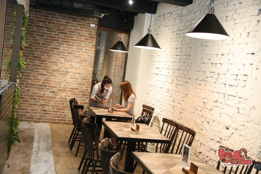 【台南美食】隱藏版的老屋打卡點！竟藏著美式風格的另類餐點：In Stock 飲食客 - 熱血玩台南。跳躍新世界