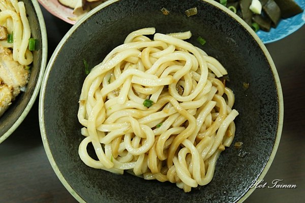 杜桑灶咖：【台南美食】不輸日本烏龍麵的在地小吃，銅板價就讓你飽餐一頓：杜桑灶咖