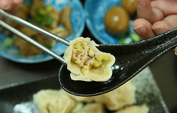 杜桑灶咖：【台南美食】不輸日本烏龍麵的在地小吃，銅板價就讓你飽餐一頓：杜桑灶咖