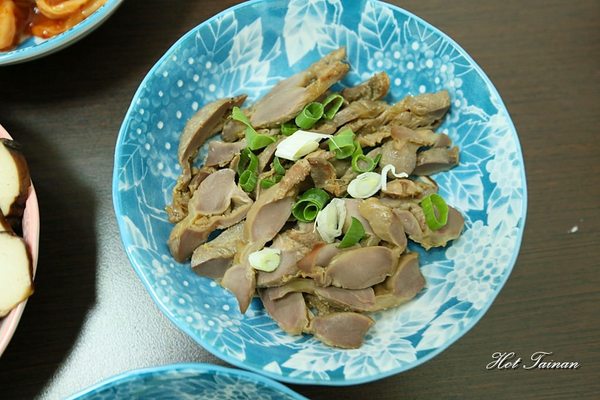 杜桑灶咖：【台南美食】不輸日本烏龍麵的在地小吃，銅板價就讓你飽餐一頓：杜桑灶咖