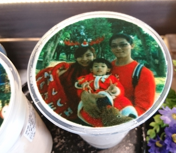 茶工業現萃茶飲(五福駁二店)：高雄~茶工業現萃茶飲~乾燥花飲品店~超有梗客製化自拍拉花奶茶~做出專屬自己的搖搖~