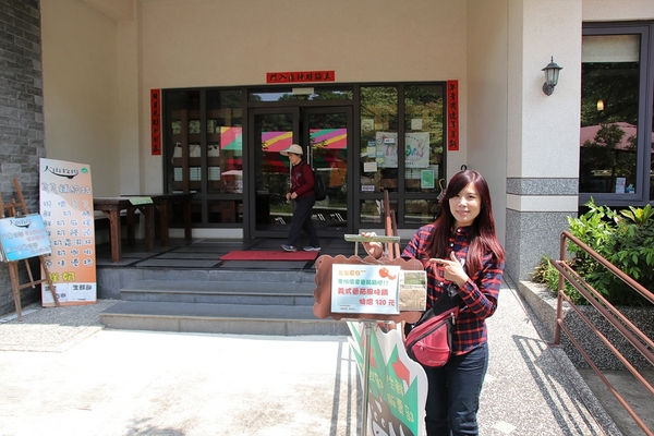 大山休閒牧場：【彰化花壇景點】大山休閒牧場~享用美味鮮乳製品，坐大山小火車，季節限定油桐花，親子遊好去處