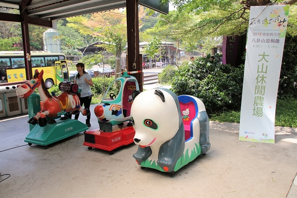 大山休閒牧場：【彰化花壇景點】大山休閒牧場~享用美味鮮乳製品，坐大山小火車，季節限定油桐花，親子遊好去處