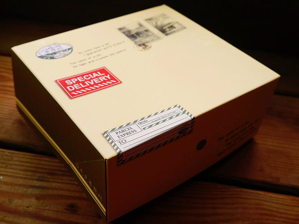 亞尼克重磅新品初體驗。日法混搭奢華黑勢力-黑魔粒生乳捲！另推內行人才懂的隱藏版甜點。25度N檸檬派～