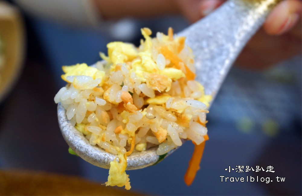 台中美食》好吃炒飯推薦!台中西屯區炒之霸炒飯專賣店-平價俗夠大碗!多樣選擇美味炒飯 炒麵也好吃!近逢甲夜市 - 小潔趴趴走旅遊札記