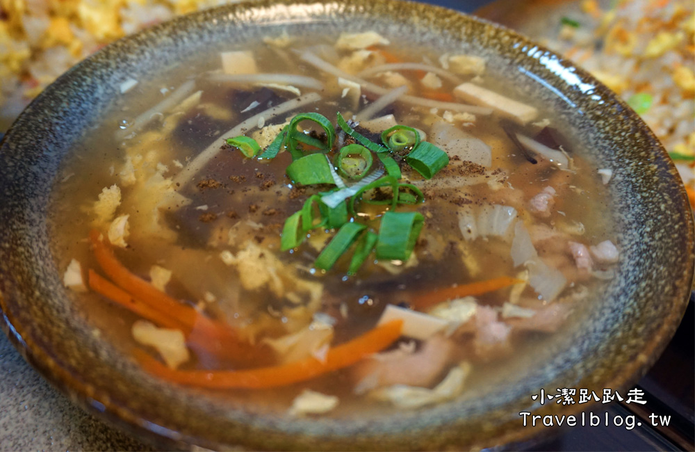 台中美食》好吃炒飯推薦!台中西屯區炒之霸炒飯專賣店-平價俗夠大碗!多樣選擇美味炒飯 炒麵也好吃!近逢甲夜市 - 小潔趴趴走旅遊札記