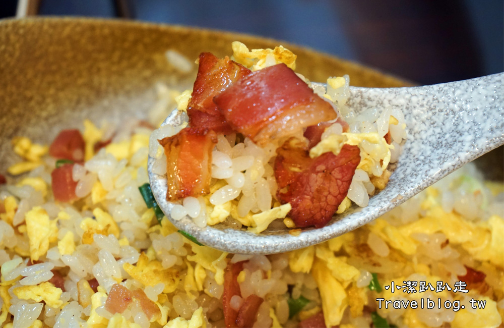 台中美食》好吃炒飯推薦!台中西屯區炒之霸炒飯專賣店-平價俗夠大碗!多樣選擇美味炒飯 炒麵也好吃!近逢甲夜市 - 小潔趴趴走旅遊札記