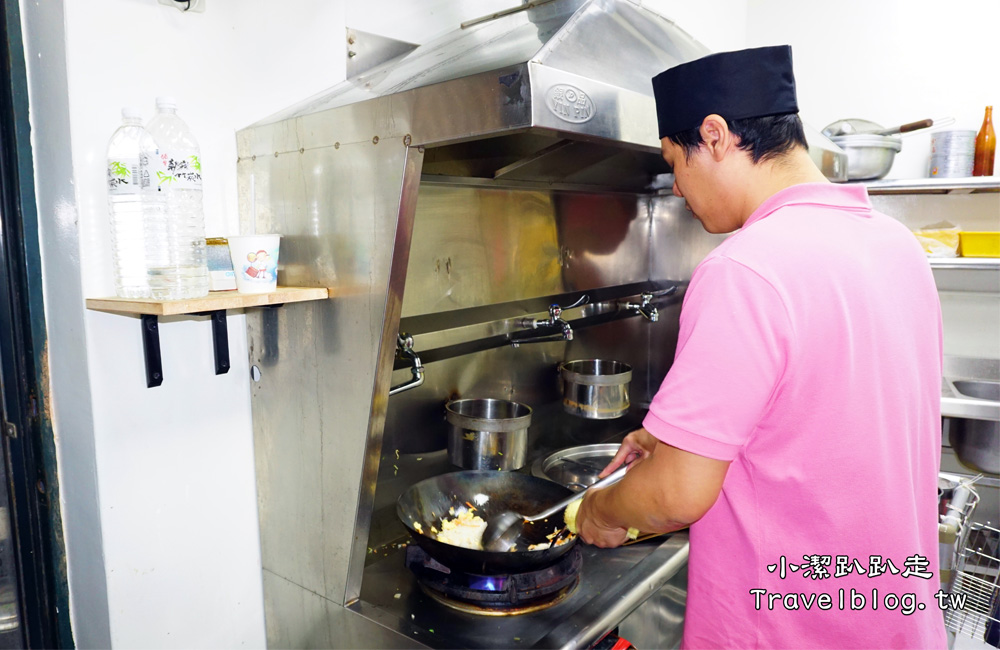 台中美食》好吃炒飯推薦!台中西屯區炒之霸炒飯專賣店-平價俗夠大碗!多樣選擇美味炒飯 炒麵也好吃!近逢甲夜市 - 小潔趴趴走旅遊札記