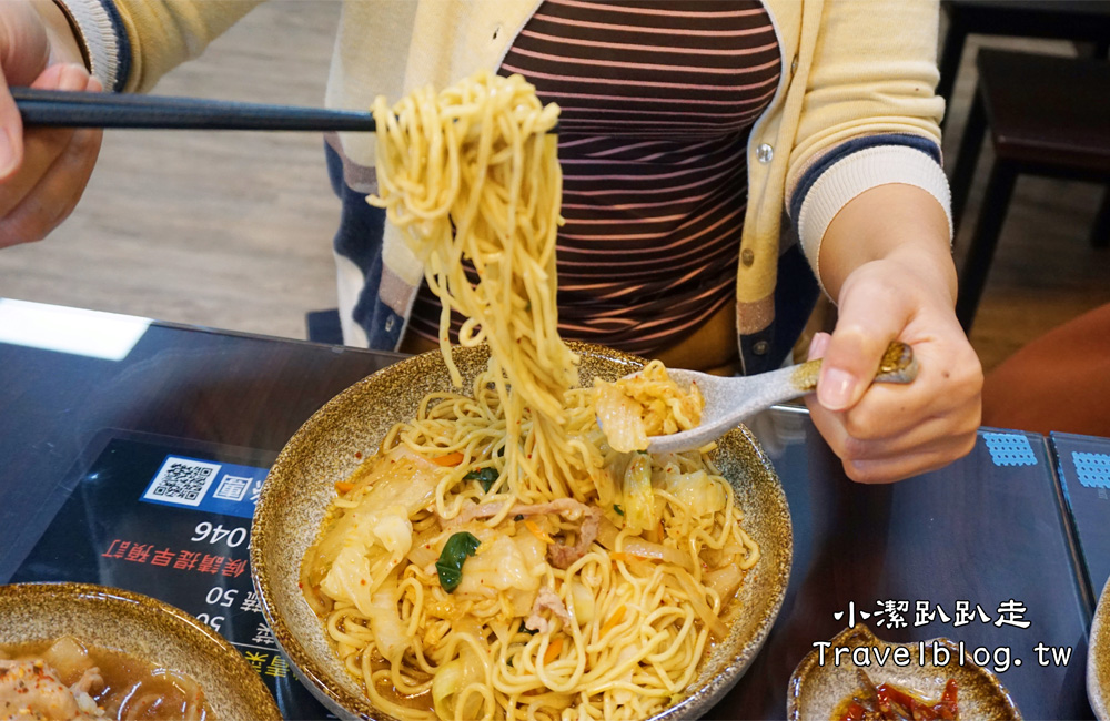 台中美食》好吃炒飯推薦!台中西屯區炒之霸炒飯專賣店-平價俗夠大碗!多樣選擇美味炒飯 炒麵也好吃!近逢甲夜市 - 小潔趴趴走旅遊札記