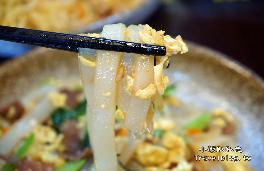 台中美食》好吃炒飯推薦!台中西屯區炒之霸炒飯專賣店-平價俗夠大碗!多樣選擇美味炒飯 炒麵也好吃!近逢甲夜市 - 小潔趴趴走旅遊札記