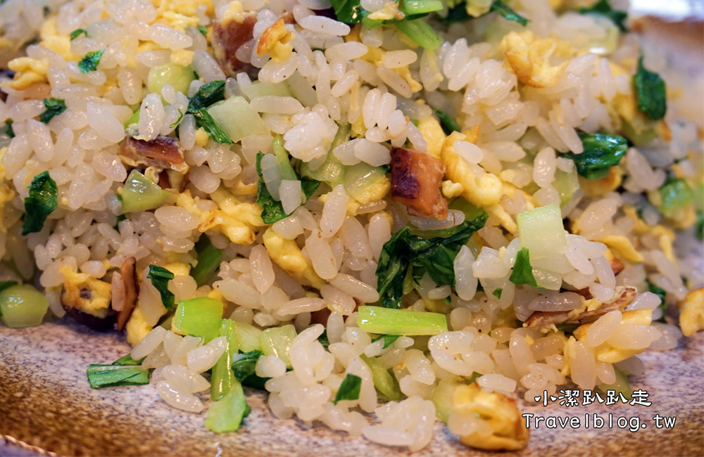 台中美食》好吃炒飯推薦!台中西屯區炒之霸炒飯專賣店-平價俗夠大碗!多樣選擇美味炒飯 炒麵也好吃!近逢甲夜市 - 小潔趴趴走旅遊札記