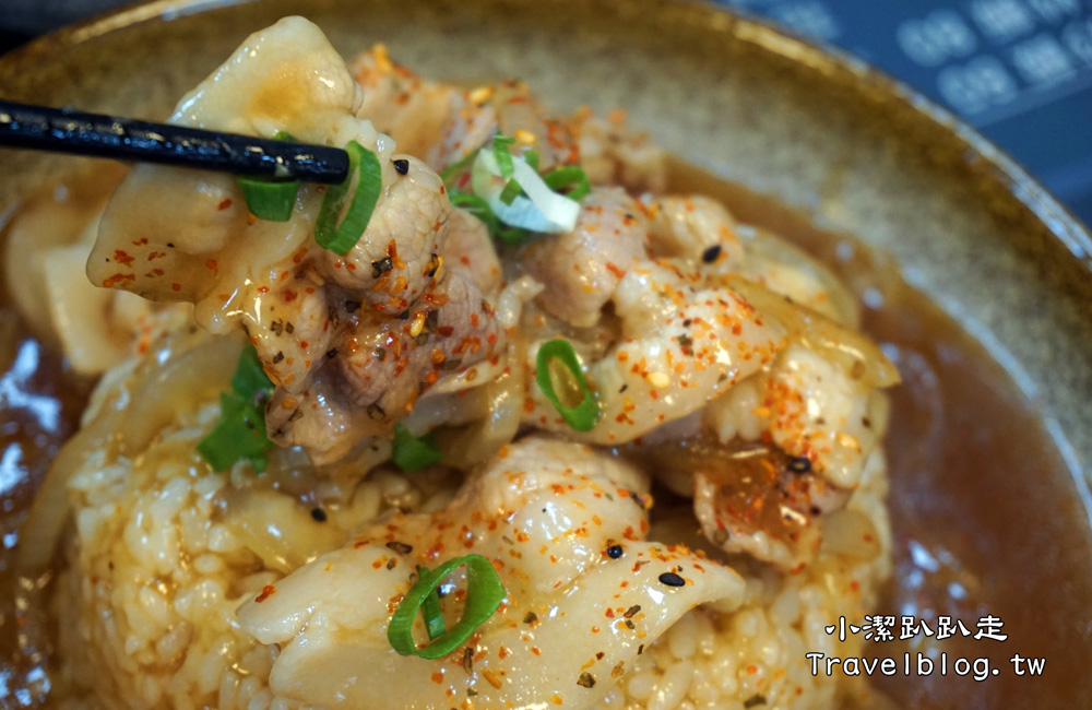 台中美食》好吃炒飯推薦!台中西屯區炒之霸炒飯專賣店-平價俗夠大碗!多樣選擇美味炒飯 炒麵也好吃!近逢甲夜市 - 小潔趴趴走旅遊札記