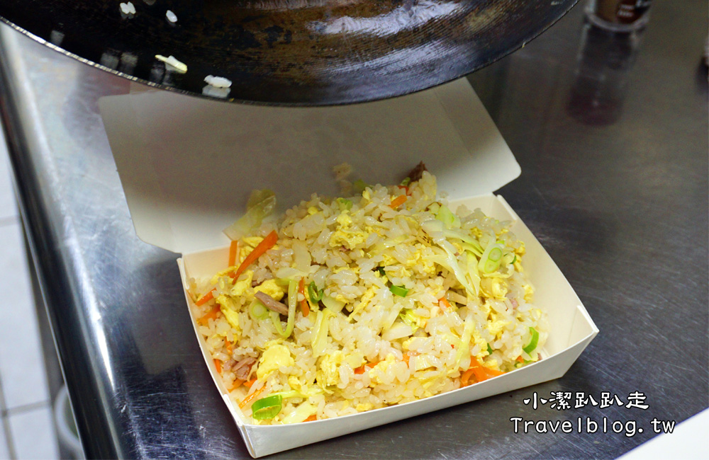 台中美食》好吃炒飯推薦!台中西屯區炒之霸炒飯專賣店-平價俗夠大碗!多樣選擇美味炒飯 炒麵也好吃!近逢甲夜市 - 小潔趴趴走旅遊札記