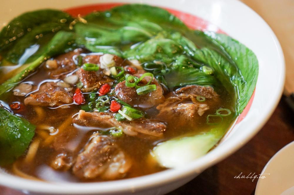 時寓│來金清燉牛肉麵│清香湯頭只願一飲而盡│老宅裡的中藥新生