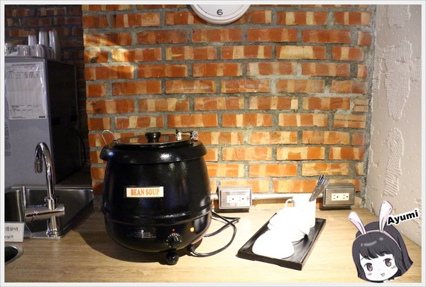 SingleInn單人房-高雄站前館：[住宿]►高雄新興區◄SingleInnstation單人房站前館、讓你出差或是一個人自由旅行時可以放鬆休息的像家一樣的地方，高雄車站步行約3分鐘、文末有專屬粉絲訂房優惠碼