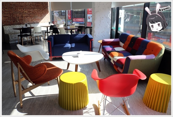 SingleInn單人房-高雄站前館：[住宿]►高雄新興區◄SingleInnstation單人房站前館、讓你出差或是一個人自由旅行時可以放鬆休息的像家一樣的地方，高雄車站步行約3分鐘、文末有專屬粉絲訂房優惠碼