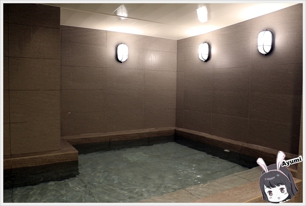 SingleInn單人房-高雄站前館：[住宿]►高雄新興區◄SingleInnstation單人房站前館、讓你出差或是一個人自由旅行時可以放鬆休息的像家一樣的地方，高雄車站步行約3分鐘、文末有專屬粉絲訂房優惠碼