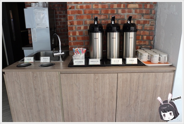 SingleInn單人房-高雄站前館：[住宿]►高雄新興區◄SingleInnstation單人房站前館、讓你出差或是一個人自由旅行時可以放鬆休息的像家一樣的地方，高雄車站步行約3分鐘、文末有專屬粉絲訂房優惠碼