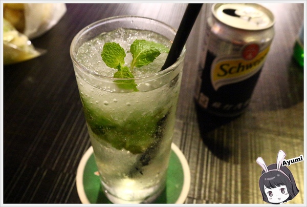 SingleInn單人房-高雄站前館：[住宿]►高雄新興區◄SingleInnstation單人房站前館、讓你出差或是一個人自由旅行時可以放鬆休息的像家一樣的地方，高雄車站步行約3分鐘、文末有專屬粉絲訂房優惠碼