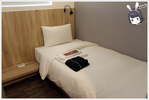 SingleInn單人房-高雄站前館：[住宿]►高雄新興區◄SingleInnstation單人房站前館、讓你出差或是一個人自由旅行時可以放鬆休息的像家一樣的地方，高雄車站步行約3分鐘、文末有專屬粉絲訂房優惠碼