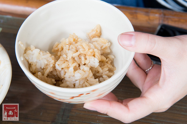 聚福香古早味:【台南美食】從後甲黃昏市場到店面|古早味封肉|滷豬腳|蹄膀飯|藥膳排骨湯~聚福香古早味 聚福香古早味:【台南美食】從後甲黃昏市場到店面|古早味封肉|滷豬腳|蹄膀飯|藥膳排骨湯~聚福香古早味