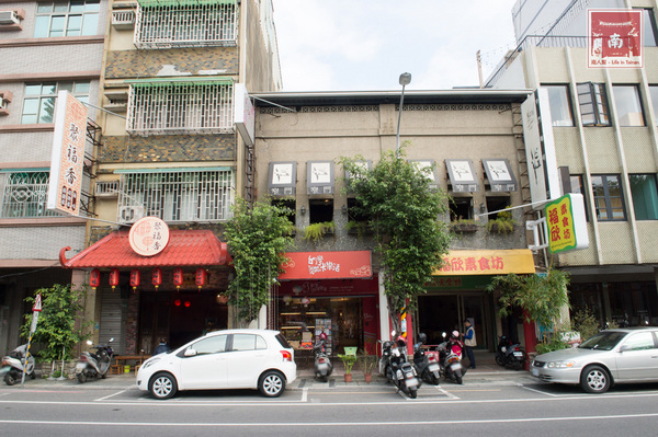 聚福香古早味:【台南美食】從後甲黃昏市場到店面|古早味封肉|滷豬腳|蹄膀飯|藥膳排骨湯~聚福香古早味 聚福香古早味:【台南美食】從後甲黃昏市場到店面|古早味封肉|滷豬腳|蹄膀飯|藥膳排骨湯~聚福香古早味