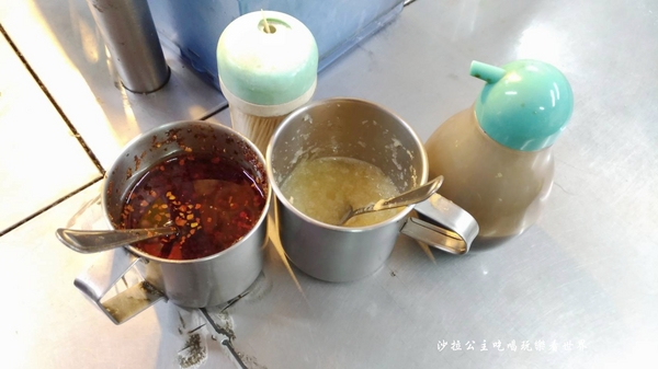 榮宗蚵仔麵線：士林劍潭美食『榮宗蚵仔麵線』大腸麵線/捷運劍潭站/劍潭國宅