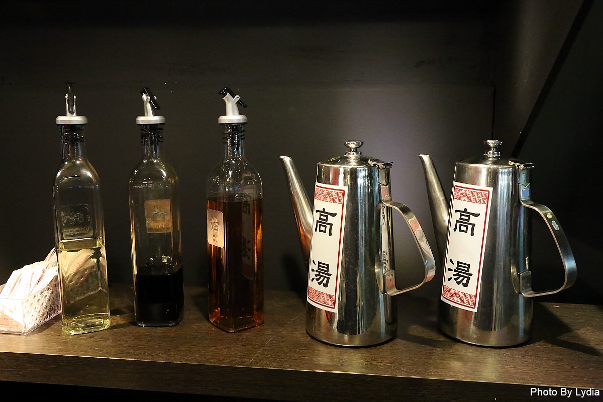 台南火鍋｜川囍紅湯串串鍋~台南麻辣火鍋新創意:麻辣鍋三宮格，要吃串串自己涮!｜巴適紅湯｜串串香 - 台南好Food遊